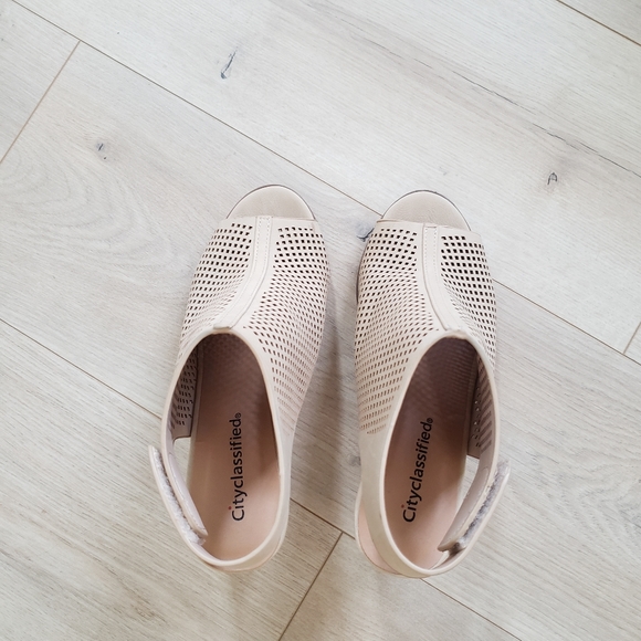 City Classified Peep Toe Slingback Chunky Stacked Heel Ankle Bootie 7 - Picture 5 of 7